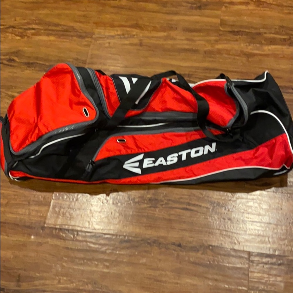 34 inch Easton Baseball Bag with wheels